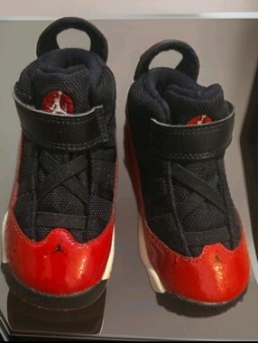 Nike Air Jordan 6 Rings Little Kids  Black And Red Sneakers Sz 8C